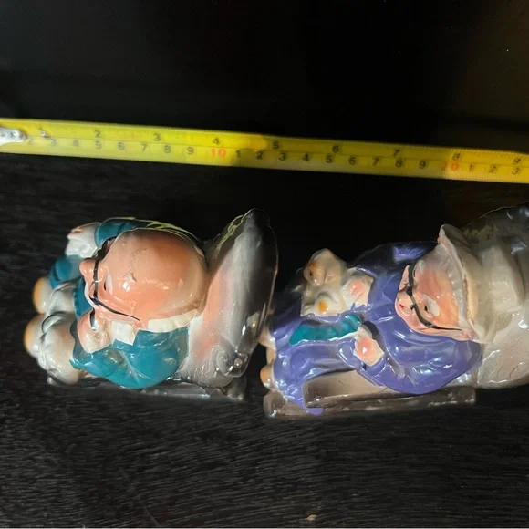 Old Couple Rocking Salt & Pepper Set - Picture 5 of 6